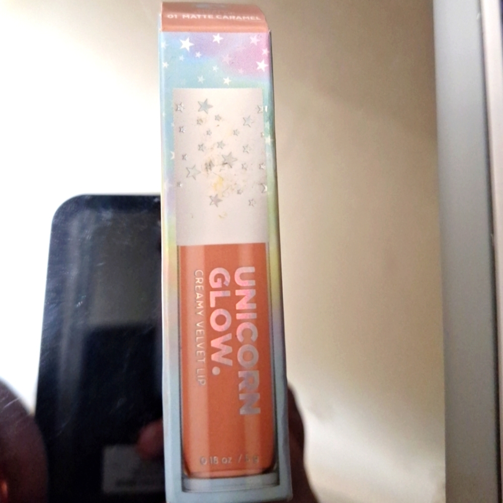 Unicorn Glow. Creamy Velvet Lip 01 Matte Caramel